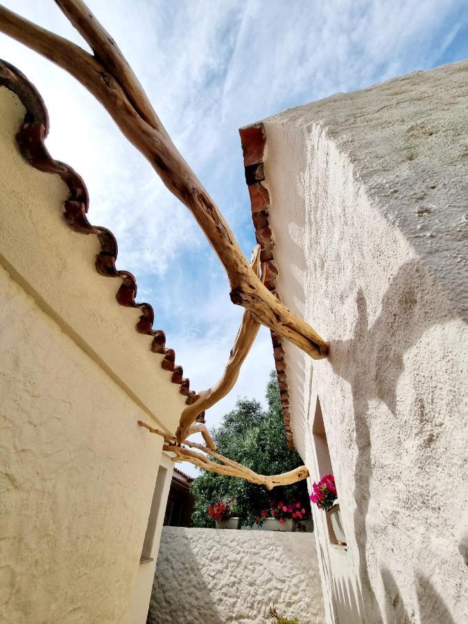 Stazzo San Teodoro Il Ginepro Piscina Condivisa Apartment Luaran gambar