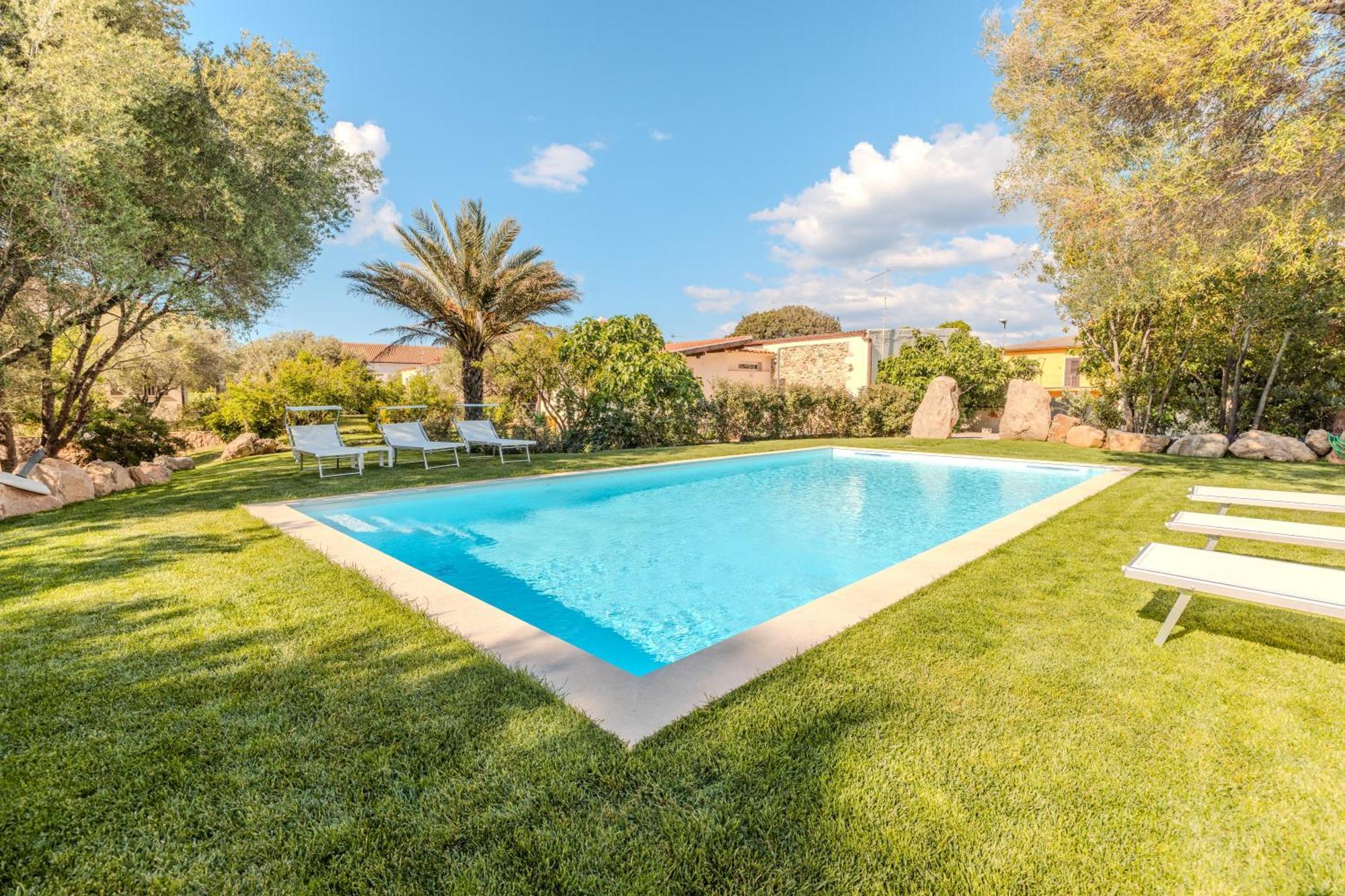 Stazzo San Teodoro Il Ginepro Piscina Condivisa Apartment Luaran gambar