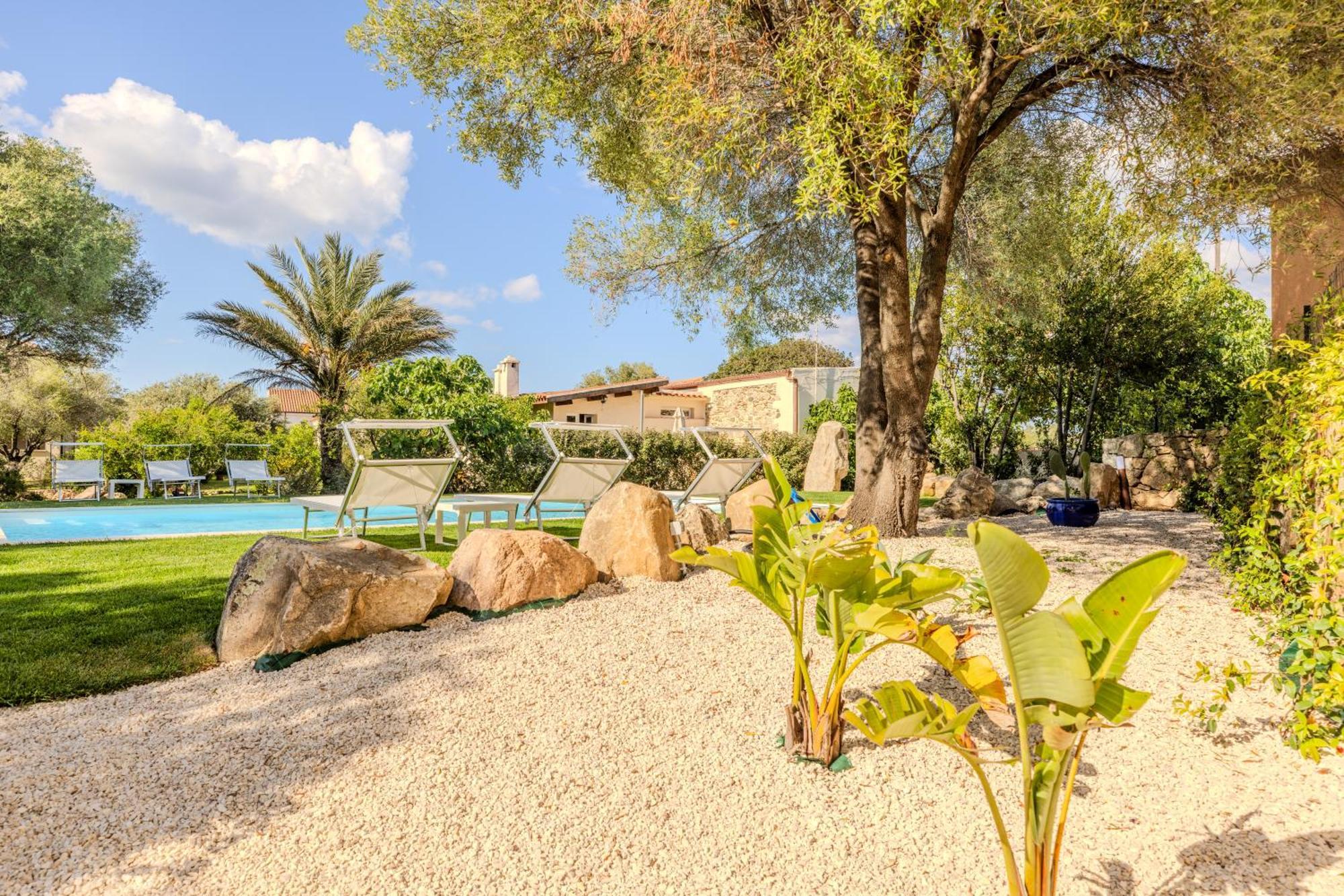 Stazzo San Teodoro Il Ginepro Piscina Condivisa Apartment Luaran gambar